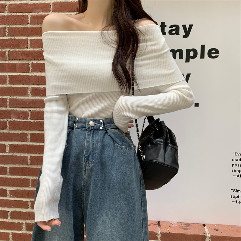 Pulover tricotat pentru femei cu decolteu off-shoulder – mâneci lungi, poliester 95%+, lungime 50–65 cm