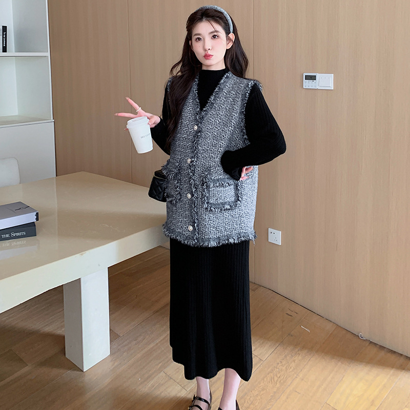 Kostim sa suknjom | Uzorak: Houndstooth | Pleteni materijal | Poliester 50-70% | Akril <30% | Duljina: midi suknja