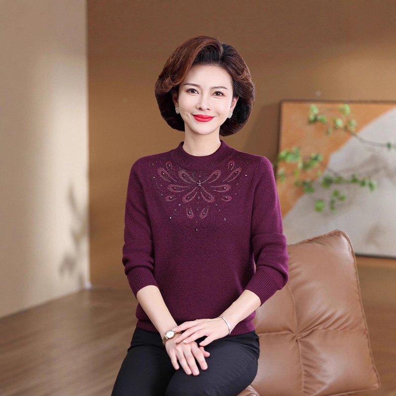 Pulover tricotat cu guler semi-turtleneck, croială lejeră, mâneci lungi, aplicații cu cristale, motif floral/animal