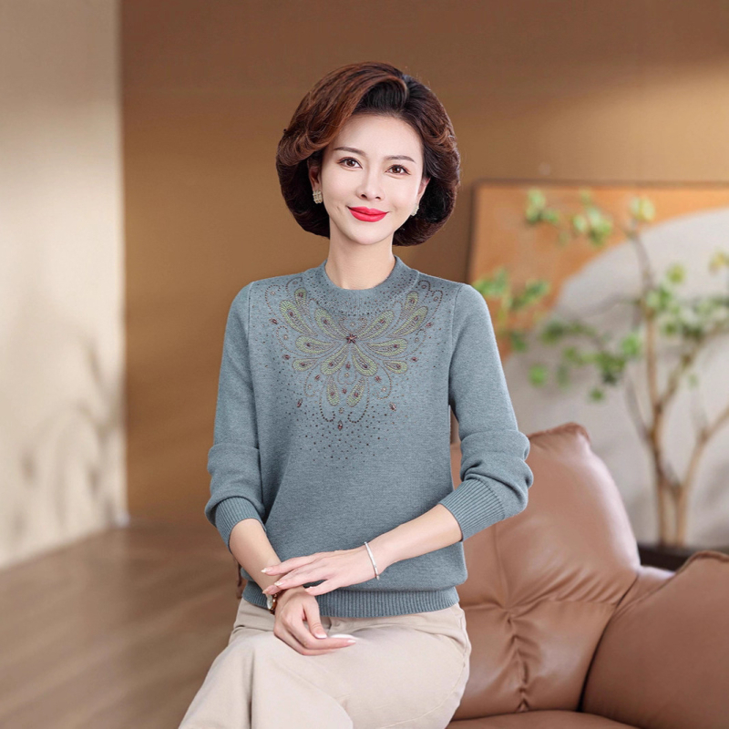 Pulover tricotat cu guler semi-turtleneck, croială lejeră, mâneci lungi, aplicații cu cristale, motif floral/animal