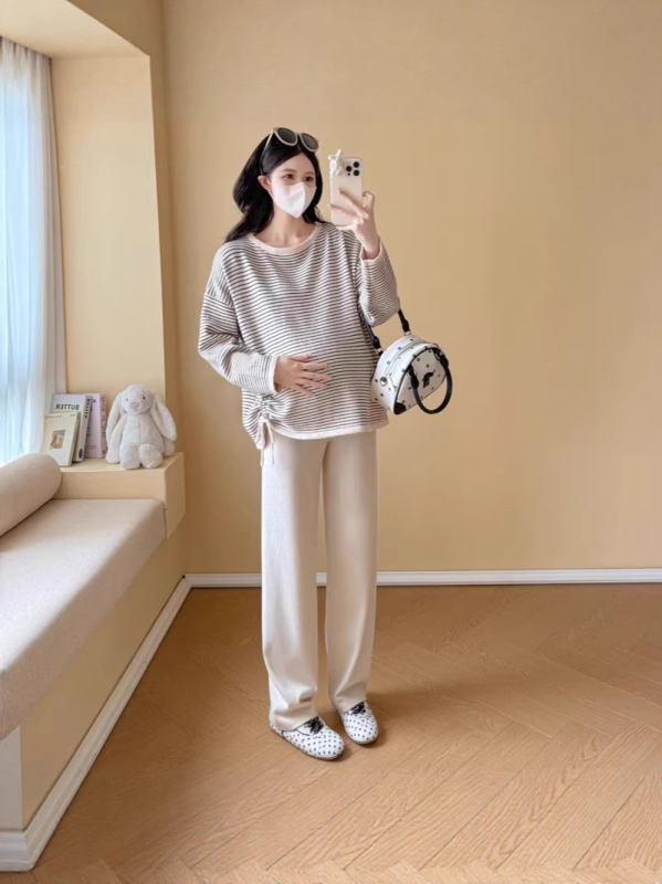 Várandós nőknek csíkos kötött kétrészes szett ősz-télre