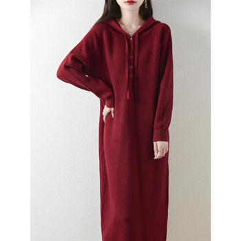 Плетена рокля за бременни с качулка, есенно-зимна, средна дължина, топла и свободна кройка