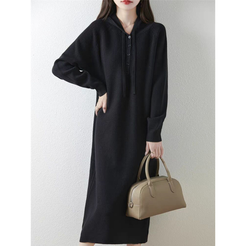 Плетена рокля за бременни с качулка, есенно-зимна, средна дължина, топла и свободна кройка