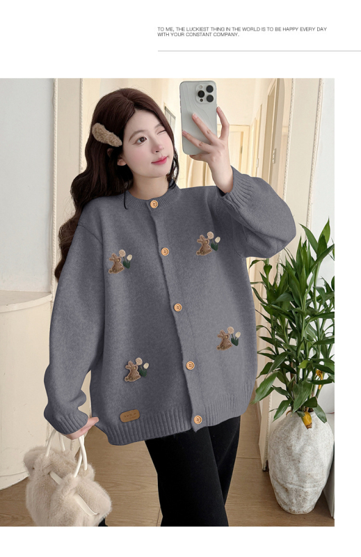 Anyasági készlet: kötött pulóver-jacka nyuszis mintával és húzózsinóros széles lábú nadrág, 50–70% akril, tél 2025, japán-koreai lazító stílus