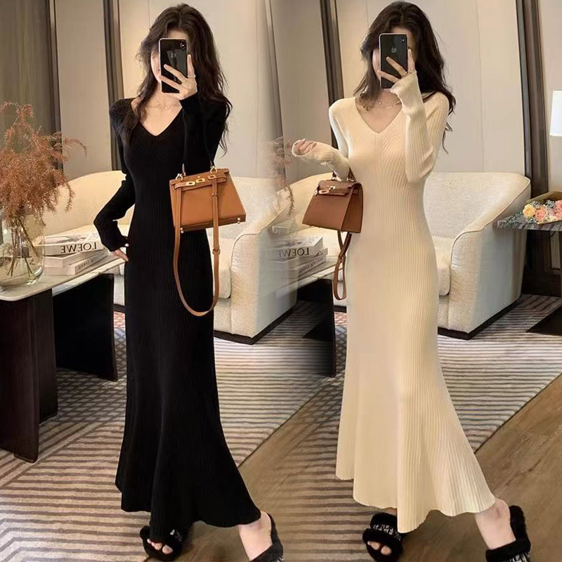 Бременна трикотажна рокля с V-образно деколте, 3/4 ръкав, средна дължина, полиестер 80–90%