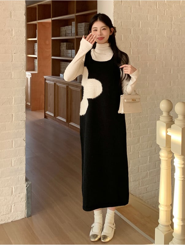 Бременна плетена рокля с горна част с висока яка и пола‑жилетка, миди дължина, полиестер 30–50%