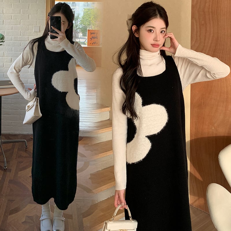 Бременна плетена рокля с горна част с висока яка и пола‑жилетка, миди дължина, полиестер 30–50%