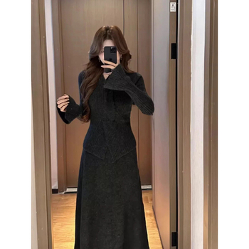 Двучастен комплект за бременни от плетена материя: топ с V-образно деколте и дълги ръкави, акрил 95%+, миди пола, есен 2025