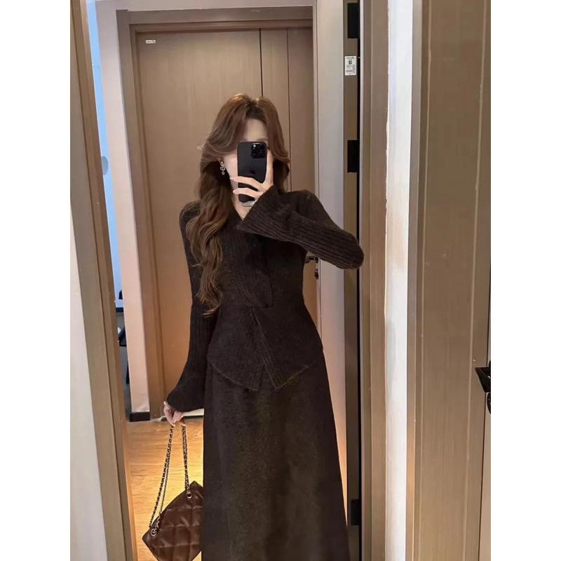 Двучастен комплект за бременни от плетена материя: топ с V-образно деколте и дълги ръкави, акрил 95%+, миди пола, есен 2025