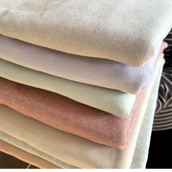 Trudnički top s dojenjem, 90–95% pamuka, polu-visoka ovratnica, horizontalni otvor za dojenje, gustoća tkanine 201–250 g/m2