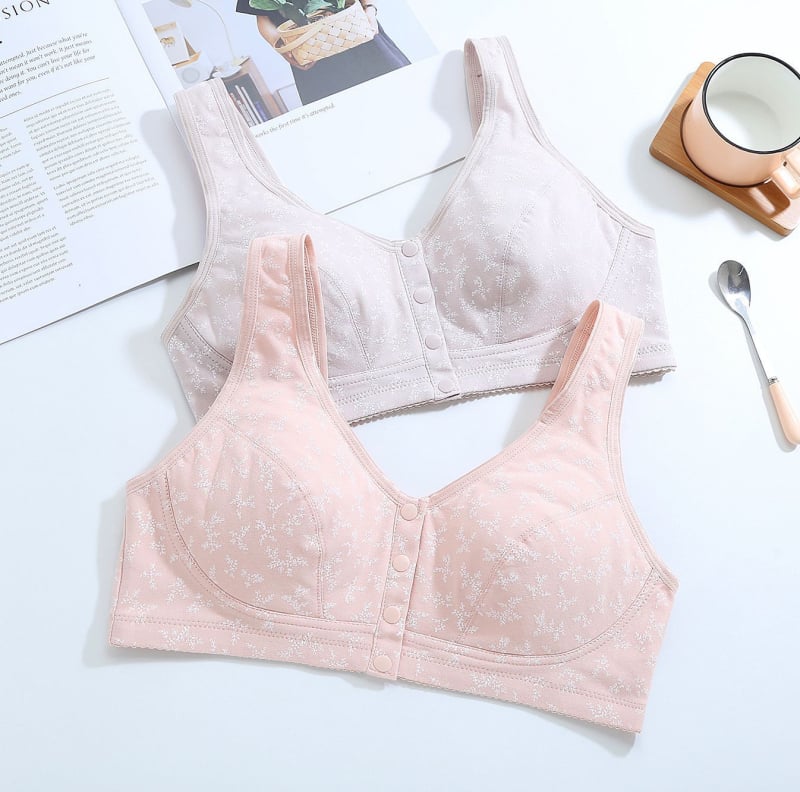 Grudnjak od pamuka s punim košaricama, prednje kopčanje, tanke oblikovane košarice, čvrsti dvostruki kaiševi, prozračan materijal (90–95% pamuk)