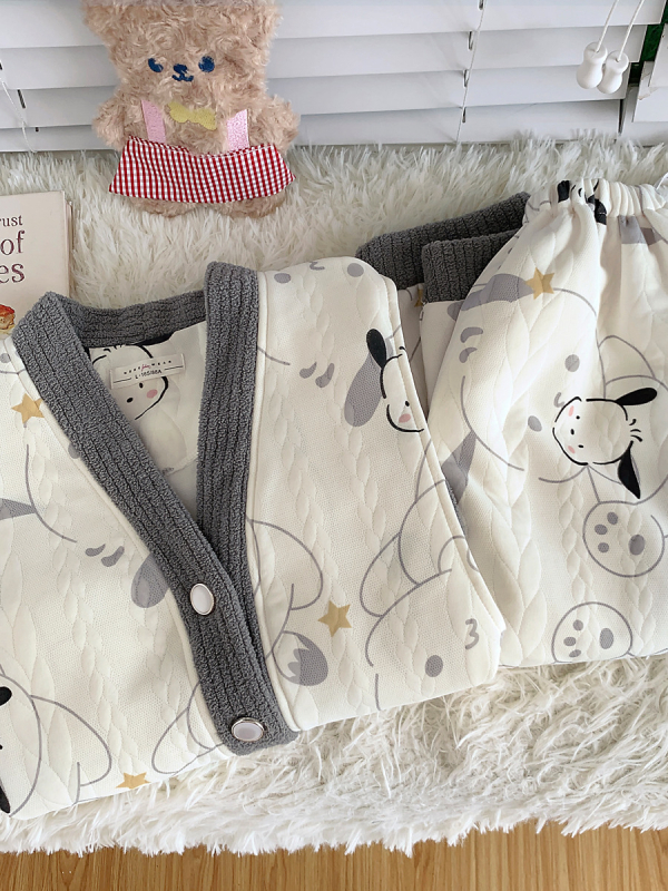 Terhes- és szoptatós pizsama – két darabos, légáteresztő pamut, őszi-téli vastagított anyag, lazán szabott, szoptatási nyílás, hosszú ujjú, nadrág