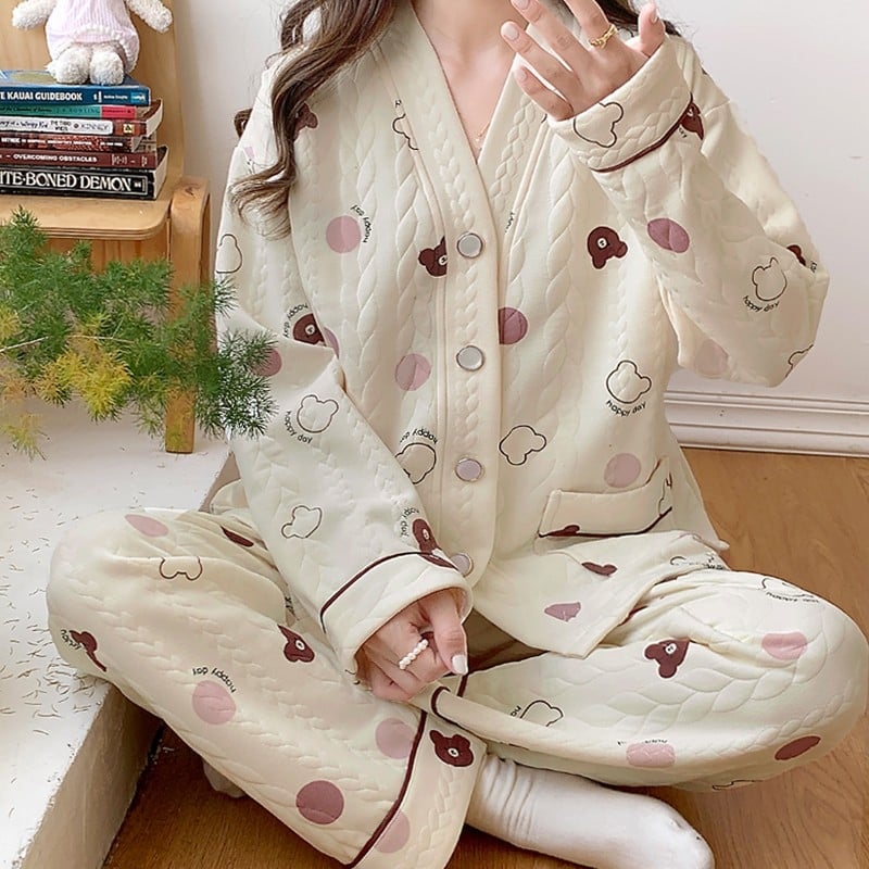 Terhes- és szoptatós pizsama – két darabos, légáteresztő pamut, őszi-téli vastagított anyag, lazán szabott, szoptatási nyílás, hosszú ujjú, nadrág