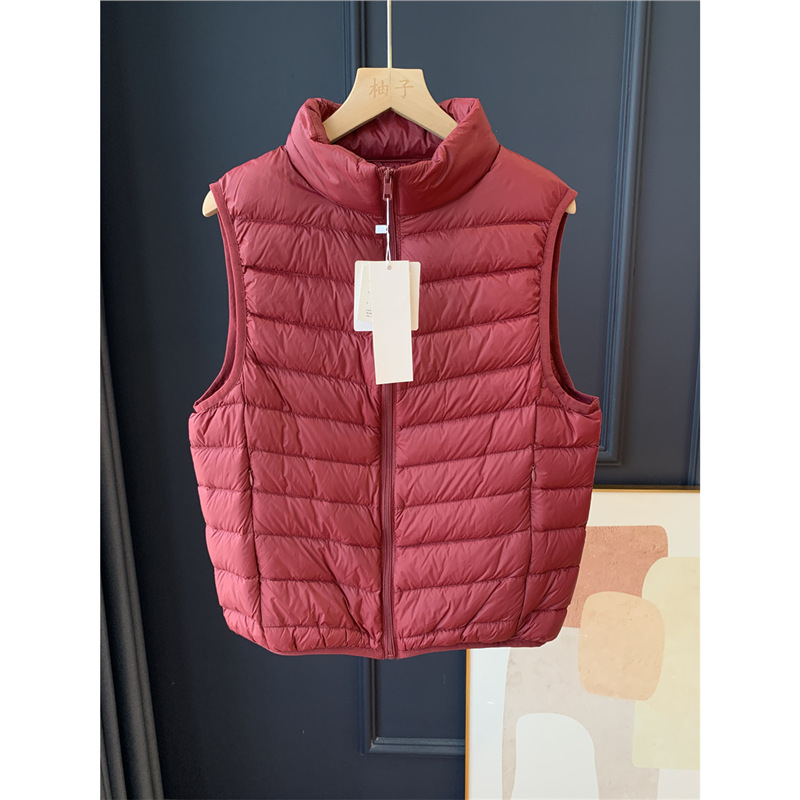 Пухен жилет от найлон, тънък силует, съдържание пух 86–90%, цип, тясно прилягащ