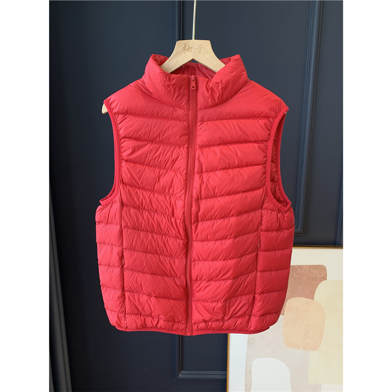 Пухен жилет от найлон, тънък силует, съдържание пух 86–90%, цип, тясно прилягащ