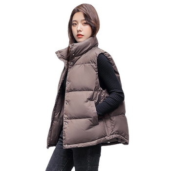 Sieviešu pūkve vestes ar stāvošu apkakli un paslēgtu pogu uzliku, bieza poliesterā audums, 81–85% balta pīļu pūka