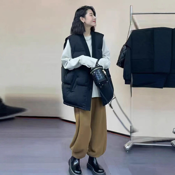 Ženska down vesta s patchwork-knit dizajnom, V-izrez, slobodan kroj, punilo od patkastog perja 101-200 g, vanjski materijal: najlon, podstava: poliester, proljeće 2025