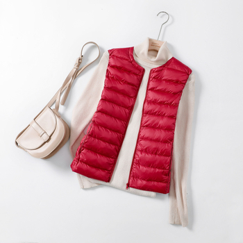 Дамска нейлонова пухена жилетка, без яка, цип отпред, тънък силует, дължина 50–65 см