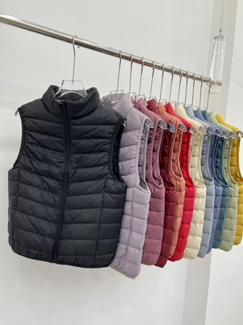 Ženski lagani down vest od najlona s kačjim perjem 86–90%, zatvarač, stojeći ovratnik