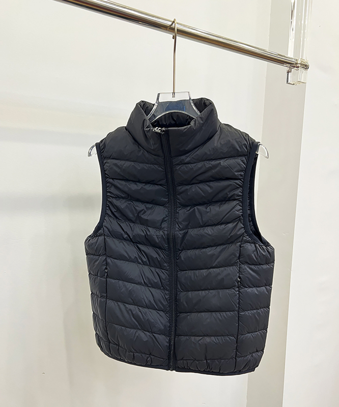 Ženski lagani down vest od najlona s kačjim perjem 86–90%, zatvarač, stojeći ovratnik