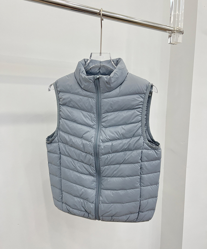 Ženski lagani down vest od najlona s kačjim perjem 86–90%, zatvarač, stojeći ovratnik