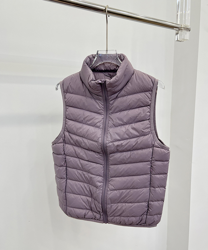 Ženski lagani down vest od najlona s kačjim perjem 86–90%, zatvarač, stojeći ovratnik