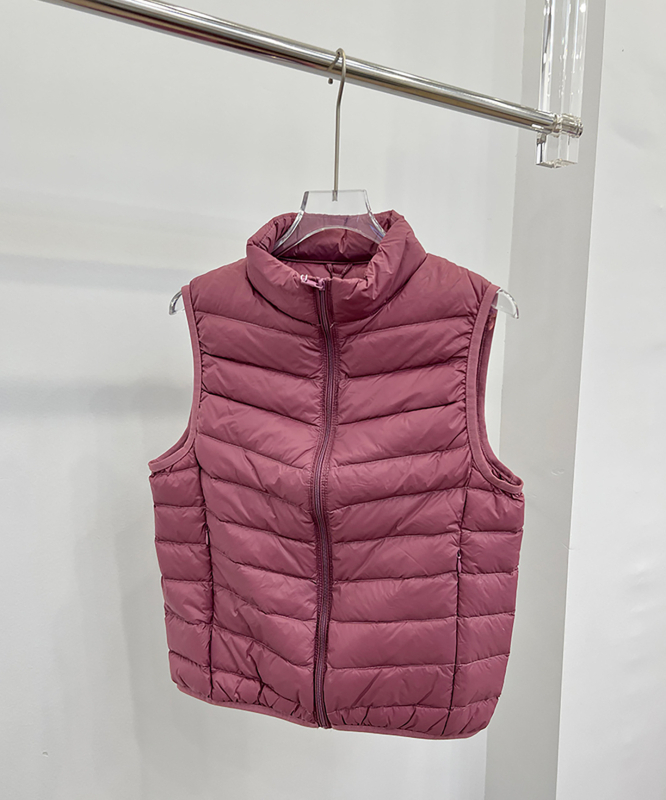 Ženski lagani down vest od najlona s kačjim perjem 86–90%, zatvarač, stojeći ovratnik