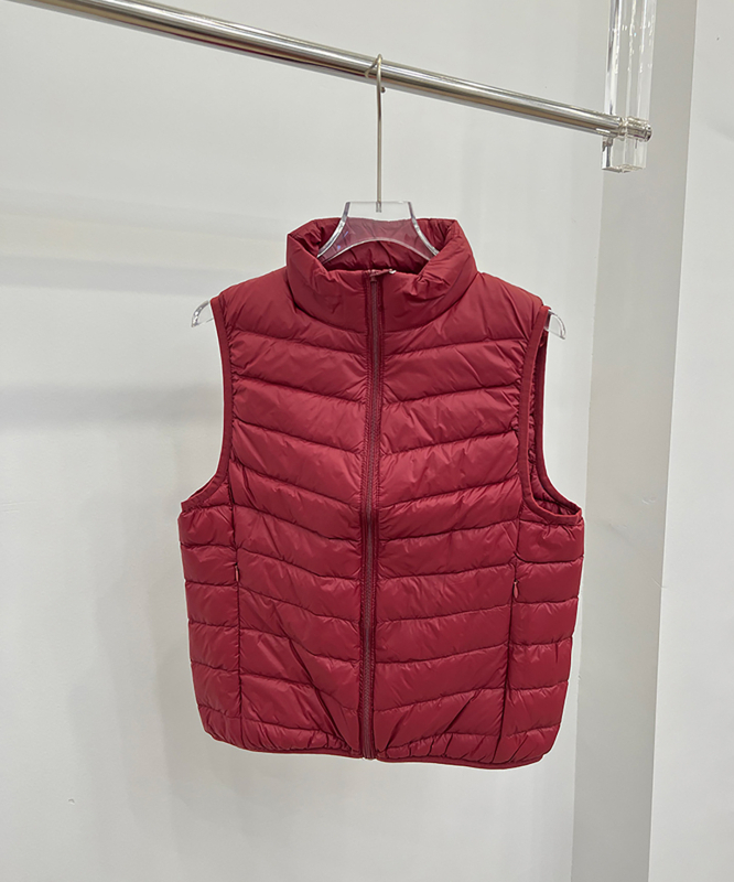 Ženski lagani down vest od najlona s kačjim perjem 86–90%, zatvarač, stojeći ovratnik