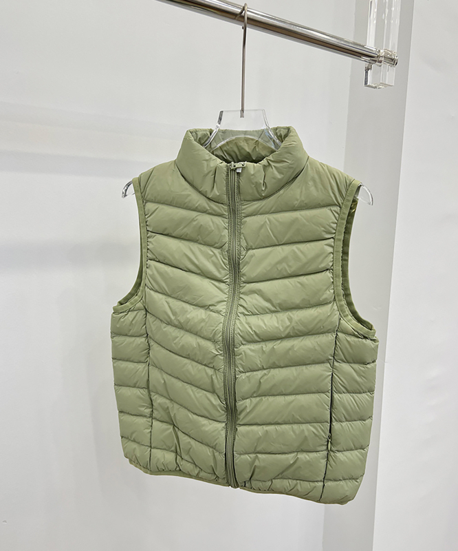 Ženski lagani down vest od najlona s kačjim perjem 86–90%, zatvarač, stojeći ovratnik