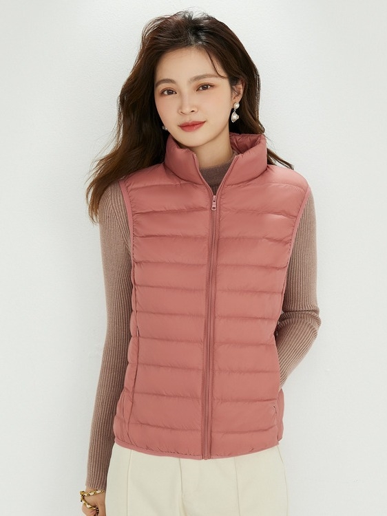 Vesta de femei cu puf, guler înalt, fermoar frontal, croială slim, material nylon exterior, umplutură din puf de rață alb