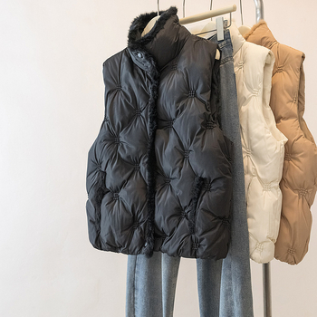 Женска лека жилетка от полиестер с яка стойка, цип, свободен крой; есенно-зимно външно облекло; пълнеж: полиестер и памук