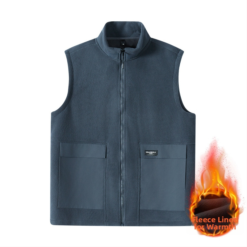 Pánske fleece vesta so stojatým golierom a zipsom, polar fleece materiál, podšívka z polyestera, zimný model, plus veľkosť, viaceré vrecká.