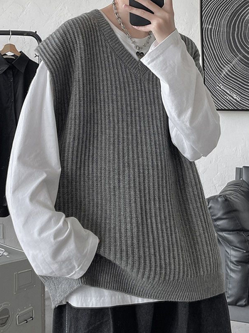 Muška pletena prsluk s V izrezom – uski kroj, pulover, džepovi s patch, jesenska kolekcija 2024