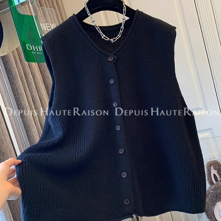 Női kötött kardigán gombos mellénnyel rétegzett megjelenés, kerek nyakú, 2025 ősz, japán-koreai mindennapi stílus, elasztán tartalmú kötött anyag