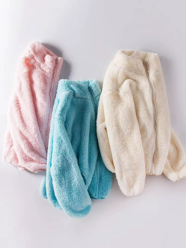 Dámska vesta z coral fleece so zipsom a s polovičným výstrihom a golierom, látka 95% polyester, výplň polyester, korejský štýl, štíhla silueta