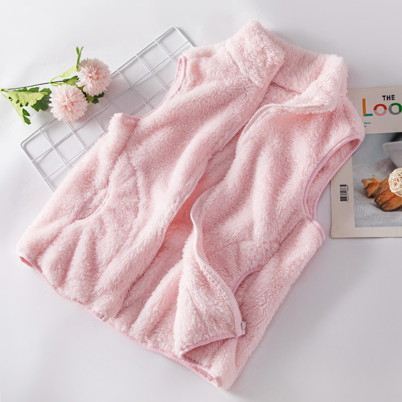 Dámska vesta z coral fleece so zipsom a s polovičným výstrihom a golierom, látka 95% polyester, výplň polyester, korejský štýl, štíhla silueta