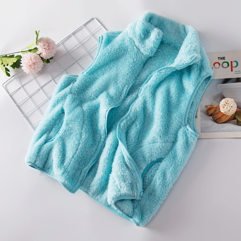 Dámska vesta z coral fleece so zipsom a s polovičným výstrihom a golierom, látka 95% polyester, výplň polyester, korejský štýl, štíhla silueta