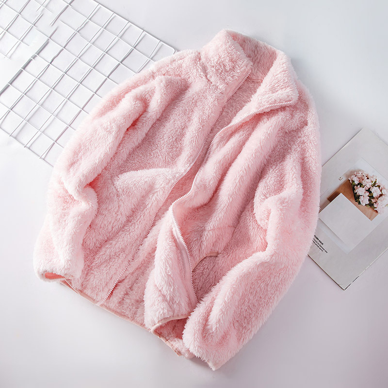 Dámska vesta z coral fleece so zipsom a s polovičným výstrihom a golierom, látka 95% polyester, výplň polyester, korejský štýl, štíhla silueta