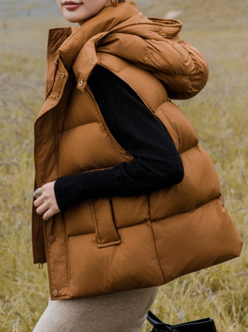 Ženski down vest za zimu — elegantan gradski stil, velikog formata