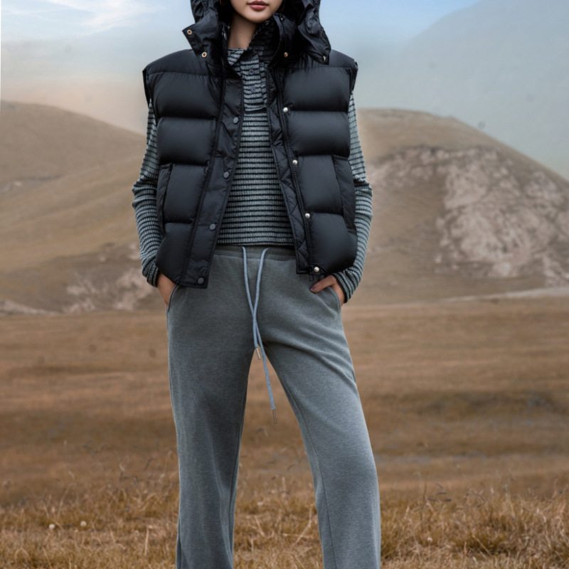 Ženski down vest za zimu — elegantan gradski stil, velikog formata