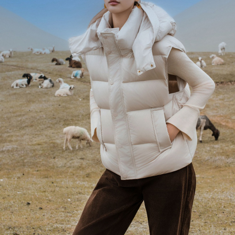 Ženski down vest za zimu — elegantan gradski stil, velikog formata