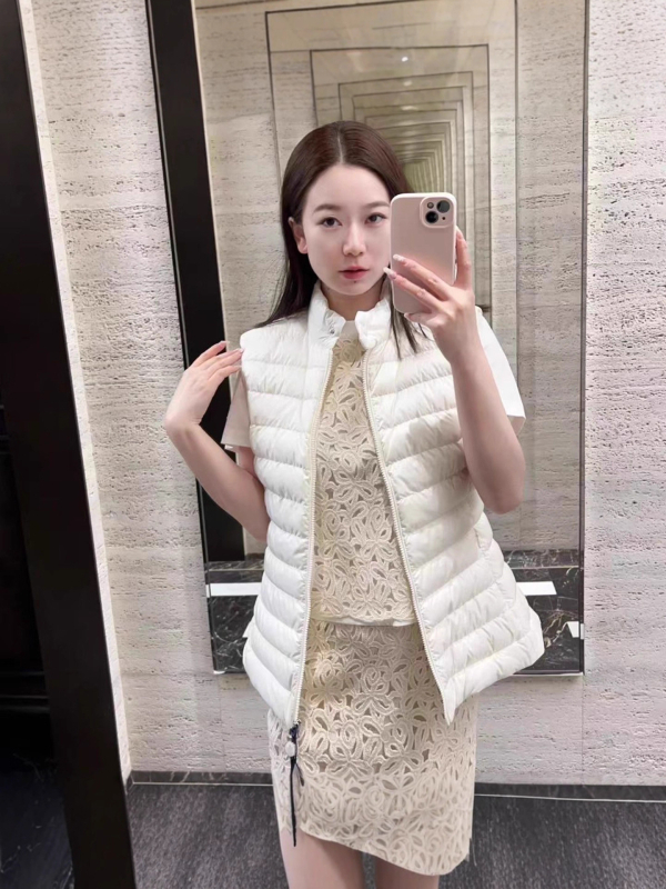 Пухена жилетка с найлонова материя, 86–90% пух от бяла патка, Слим фит