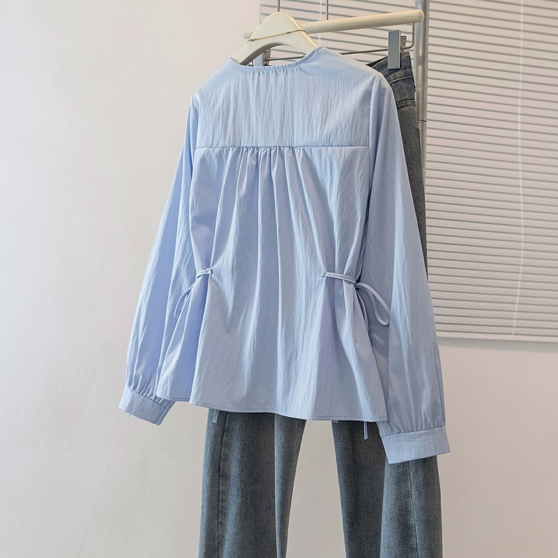 Plus-size ženska bluza u francuskom stilu s V-izrezom, plava, 2025 jesen nova kolekcija, naglašava struk, prekriva trbuh, dugi rukavi