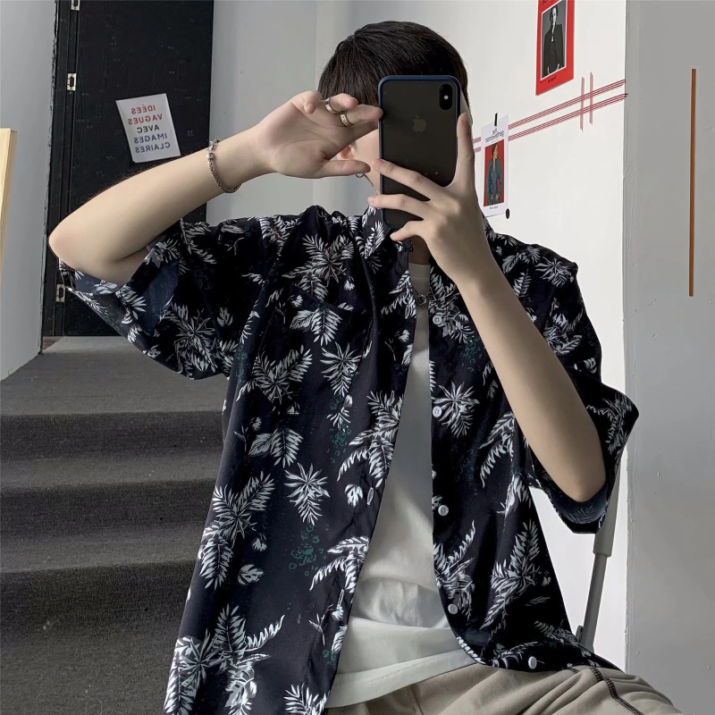 Cămașă cu imprimeu floral, croială lejeră, guler pătrat, mâneci scurte, țesătură Vinylon 96%+