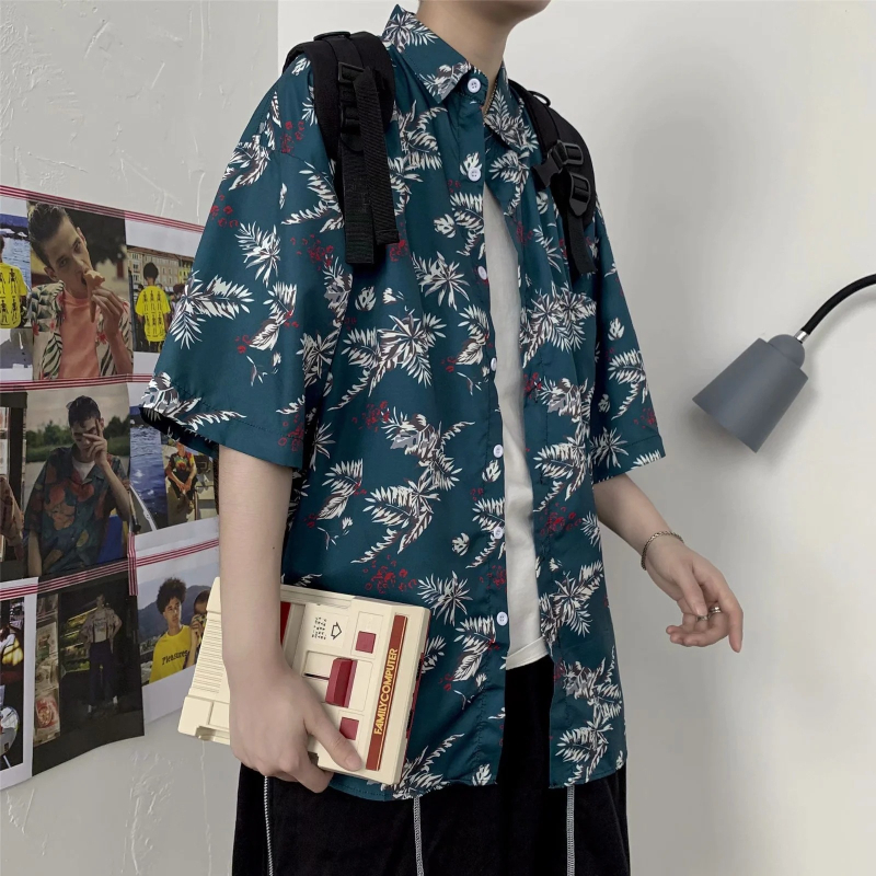 Cămașă cu imprimeu floral, croială lejeră, guler pătrat, mâneci scurte, țesătură Vinylon 96%+