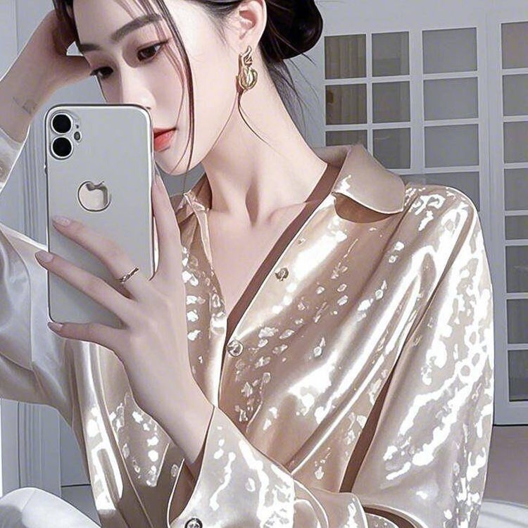 Cămașă satinată pentru femei cu mâneci lungi, imprimeu cu puncte în valuri, guler polo, croială relaxată, poliester