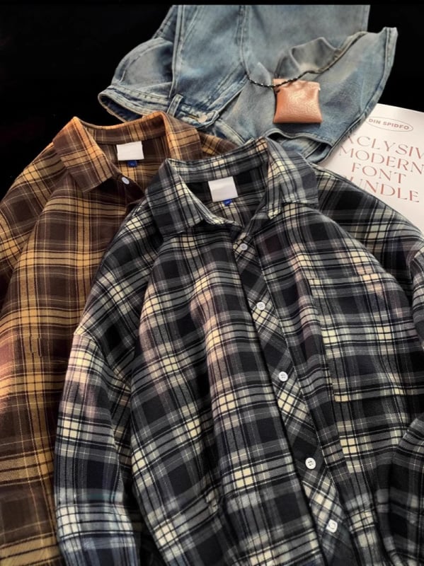 Cămașă-cardigan în stil Hong Kong, cu model în carouri, guler rever, mâneci lungi, material poliester, croială largă pentru primăvară și toamnă.