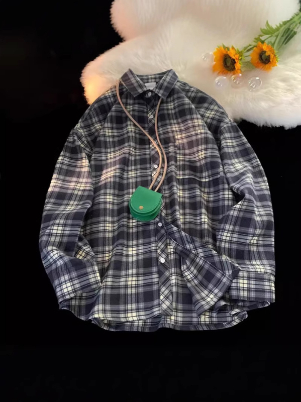 Cămașă-cardigan în stil Hong Kong, cu model în carouri, guler rever, mâneci lungi, material poliester, croială largă pentru primăvară și toamnă.
