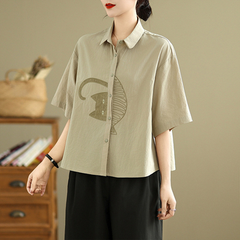 Ing 100% pamutból, egyszínű, hímzés és applikációk részletekkel, bő szabás, rövid ujjú