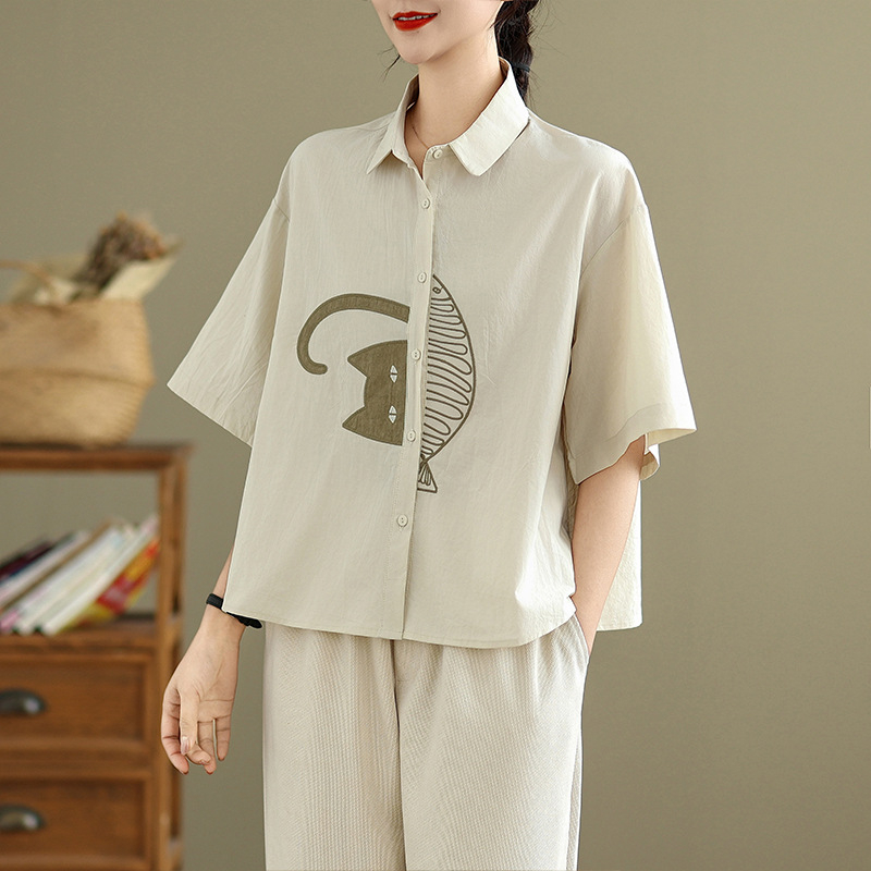 Ing 100% pamutból, egyszínű, hímzés és applikációk részletekkel, bő szabás, rövid ujjú